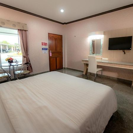 Martina Hotel Surin Extérieur photo